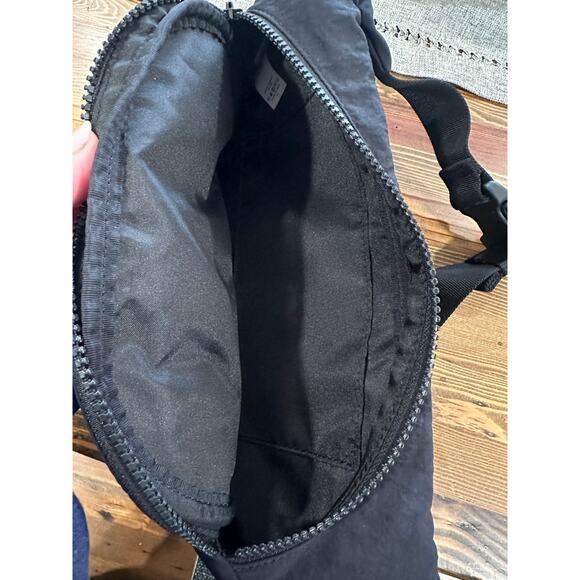 Lululemon On the Beat Belt Bag - Picture 7 of 9
